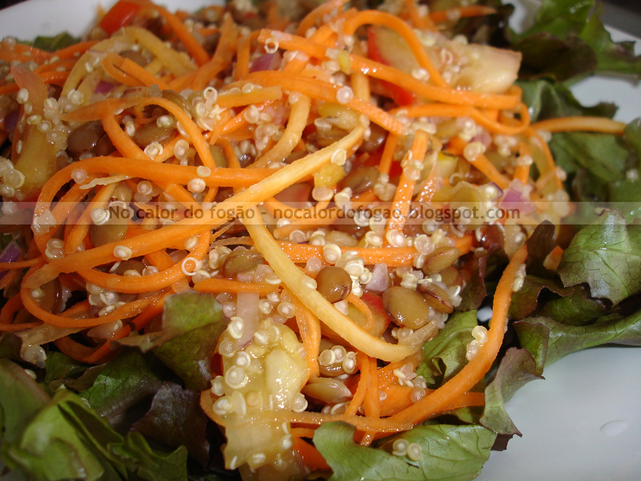 Salada de quinoa e lentilhas