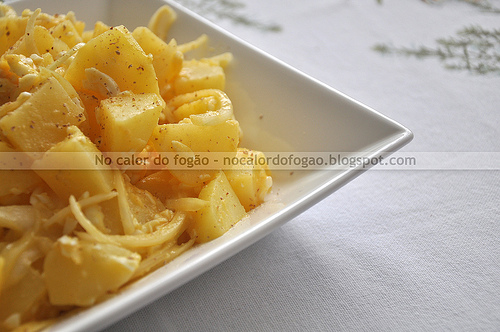 Salada morna de batatas