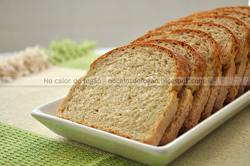 Pão com gérmen de trigo e quinoa em flocos