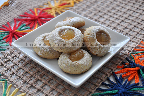 Thumbprint cookies paraenses