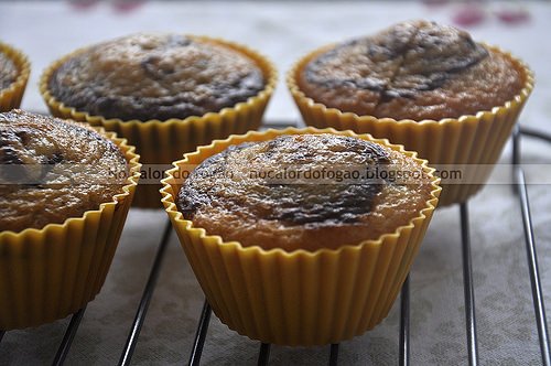 Bolinhos de iogurte mesclados com chocolate