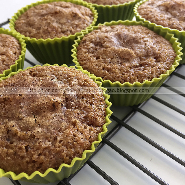 Bolinhos integrais de maçã e passas