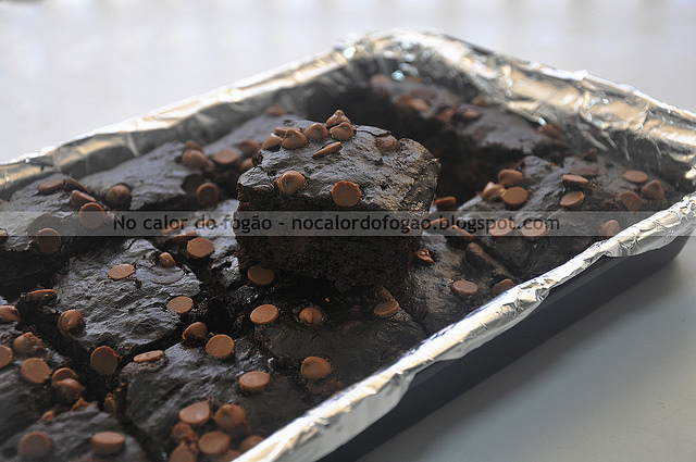 Bolo/brownie triplo de chocolate