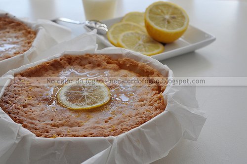 Bolo de chocolate branco e limão siciliano