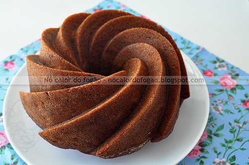 Bolo de banana fofíssimo (com buttermilk e gotas de chocolate)