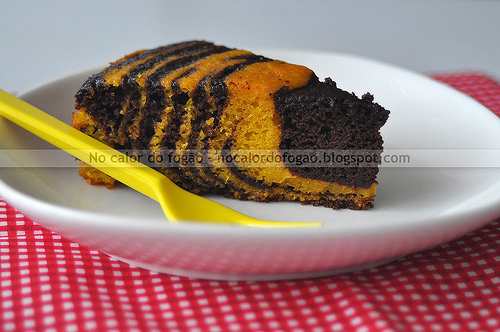 Bolo zebra de cenoura e chocolate com beterraba