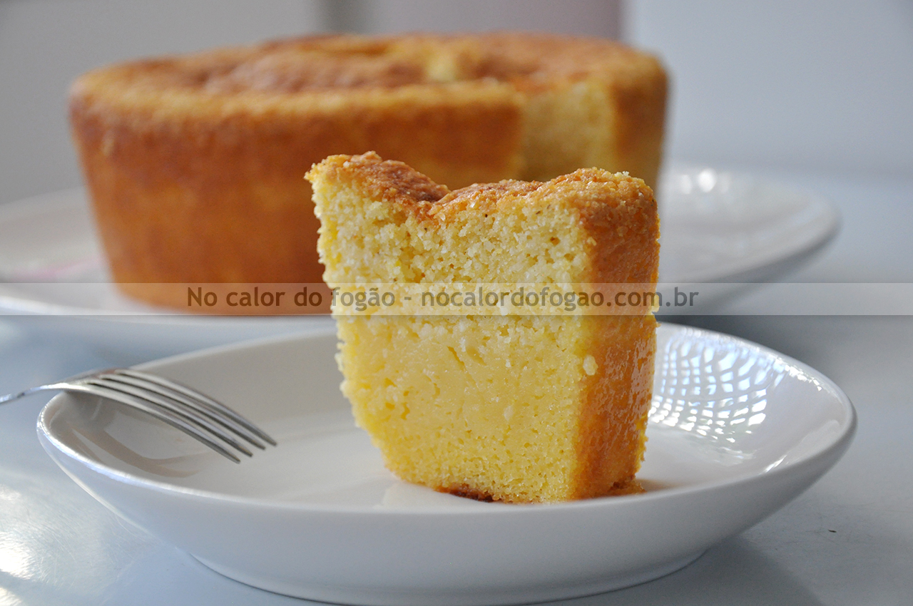 Bolo de fubá cremoso (em forma de anel)