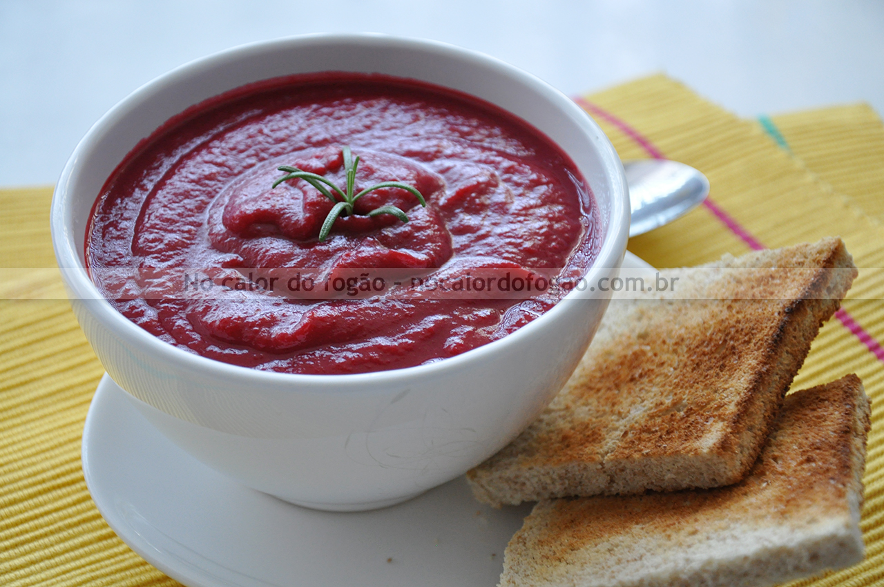 Sopa cremosa de beterraba