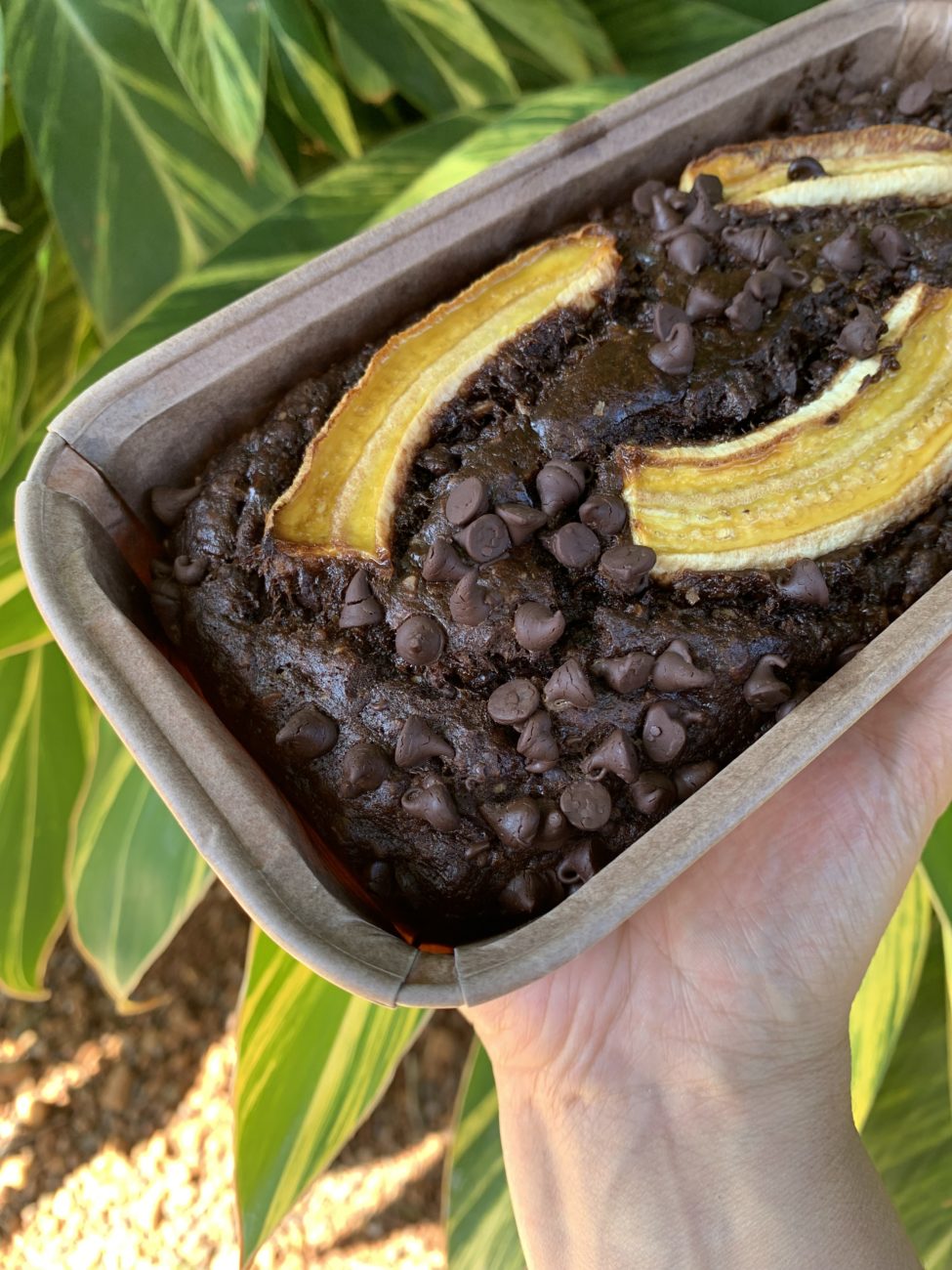 Bolo vegano de banana e chocolate