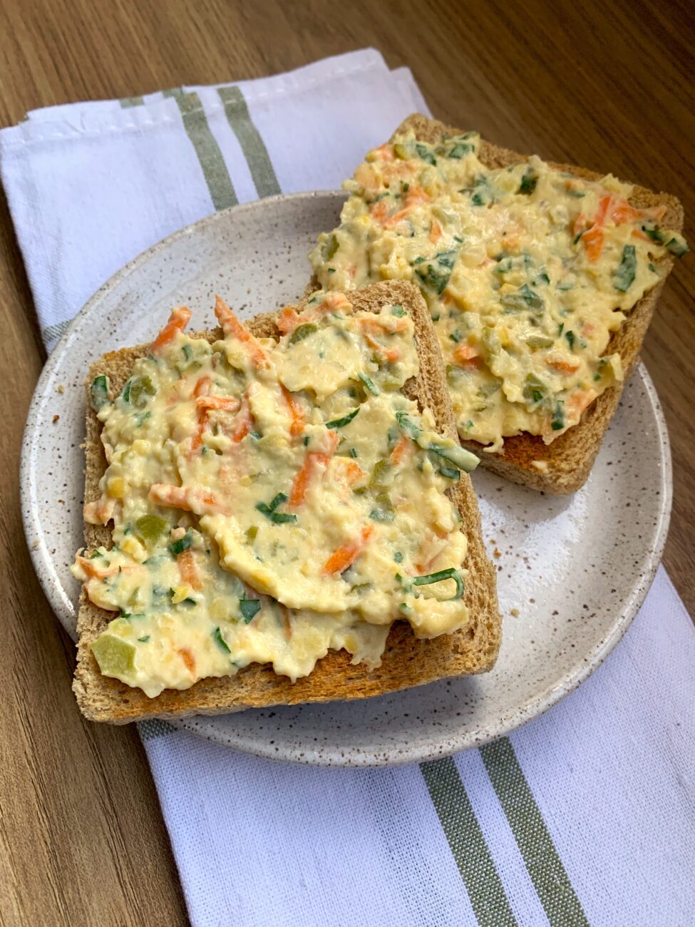 Pasta de grão-de-bico para rechear sanduíches