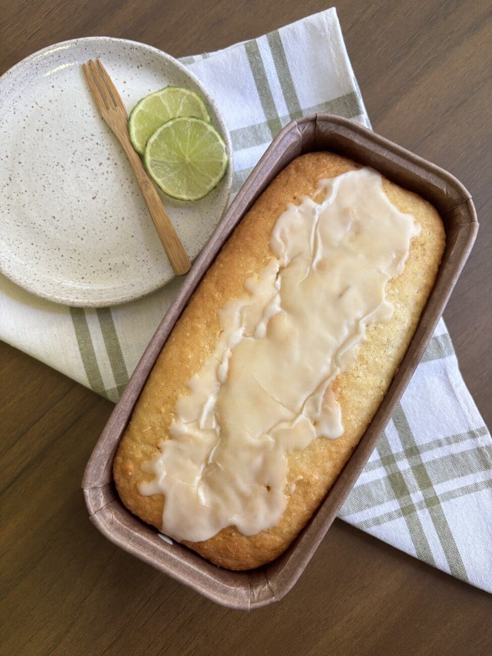 Bolo vegano de coco e limão (com um toque de gengibre)